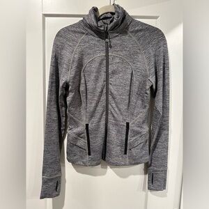 Lululemon grey women’s zip up jacket, size 6, like new condition